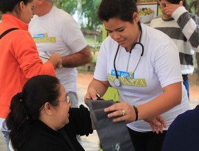 Ferias de salud llevaron esperanza a pobladores de Asunción y promovieron los ocho remedios naturales.